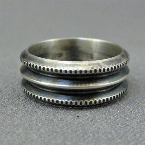 史蒂夫·阿维索设计的戒指