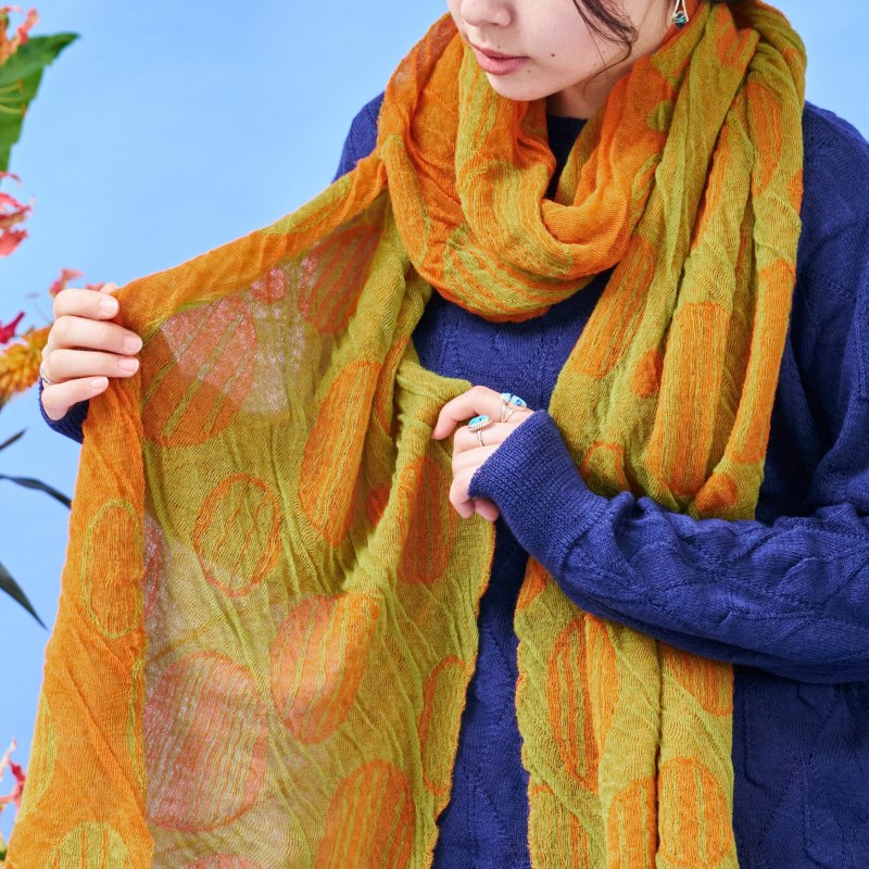 Large Dot Pattern Scarf