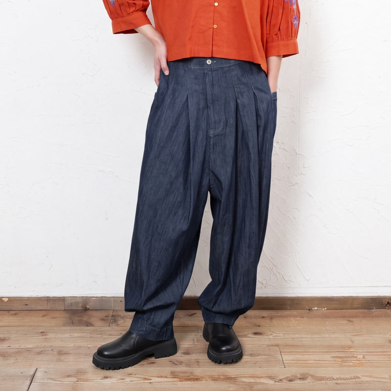 Random Tuck Denim Pants