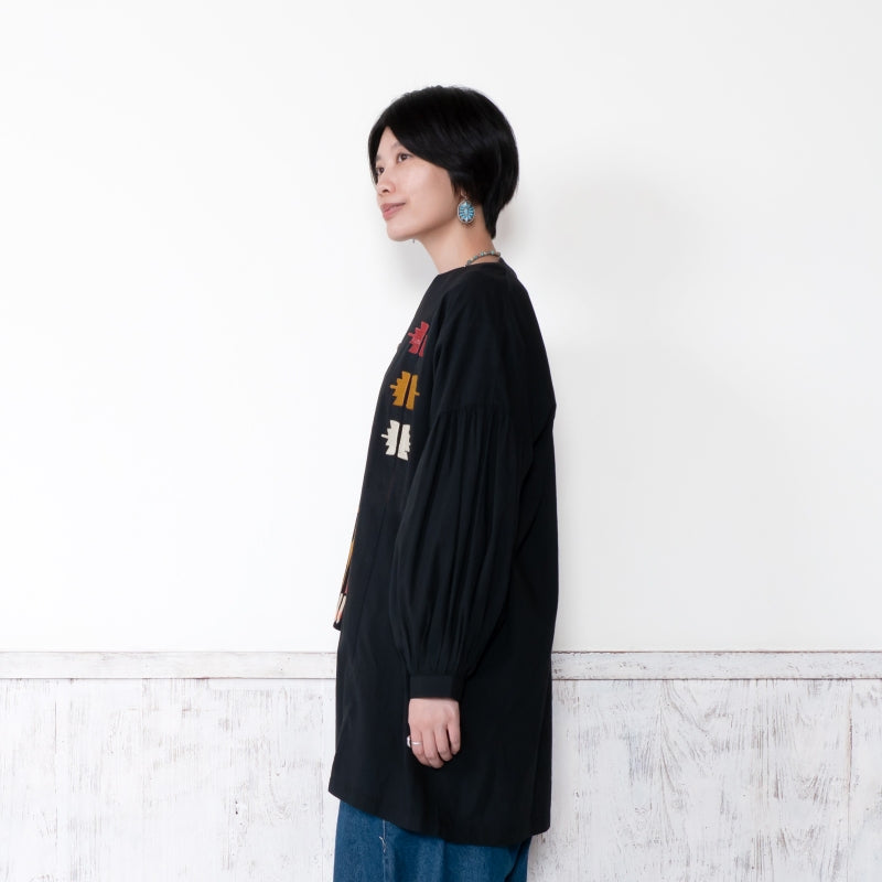 Cotton Crown Embroidery Blouse