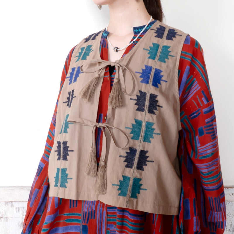 Cotton Crown Embroidery Vest