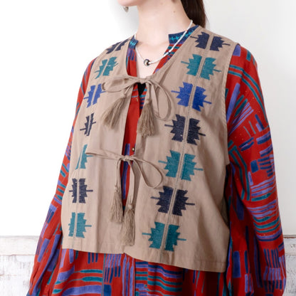 Cotton Crown Embroidery Vest