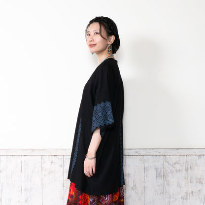 Rayon Geometric Line Print Raglan Blouse