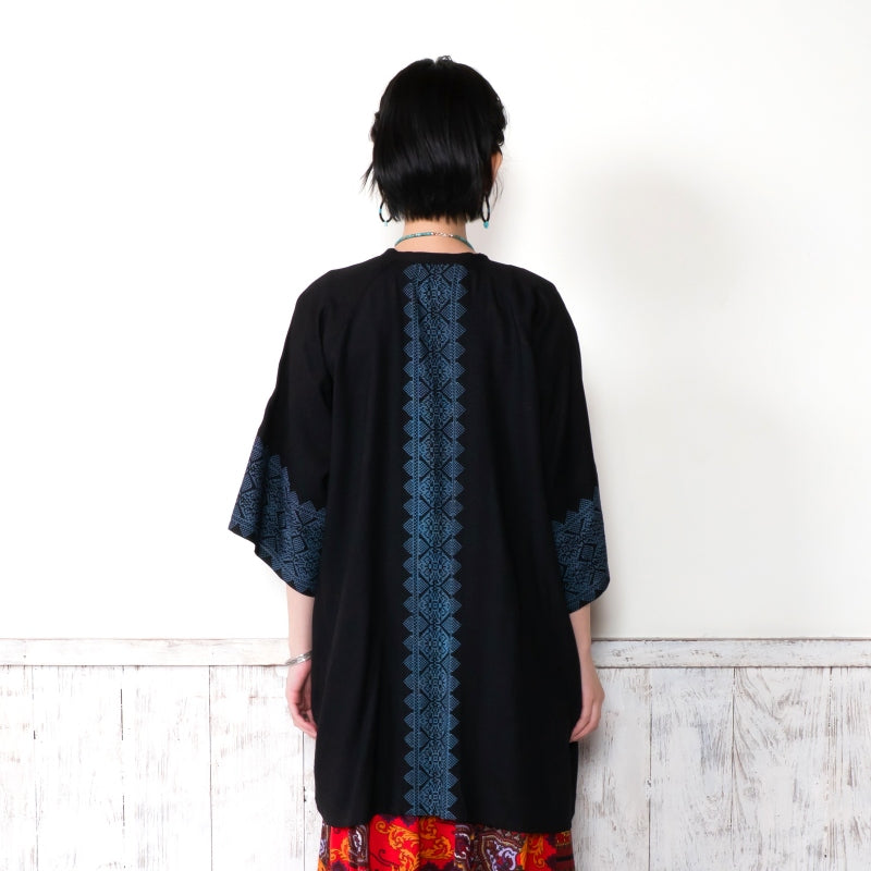 Rayon Geometric Line Print Raglan Blouse