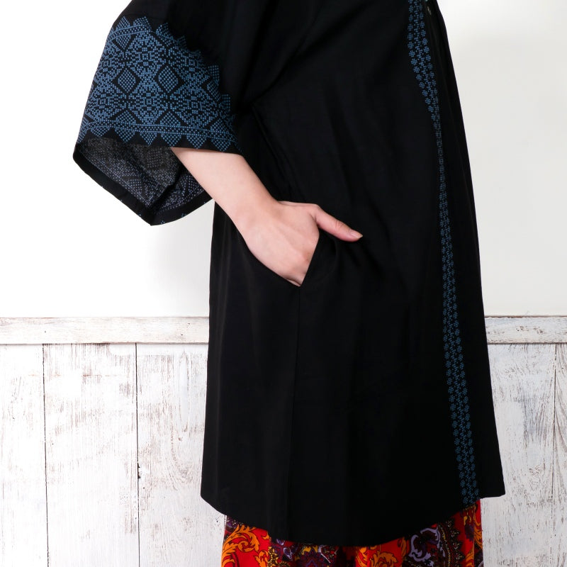 Rayon Geometric Line Print Raglan Blouse