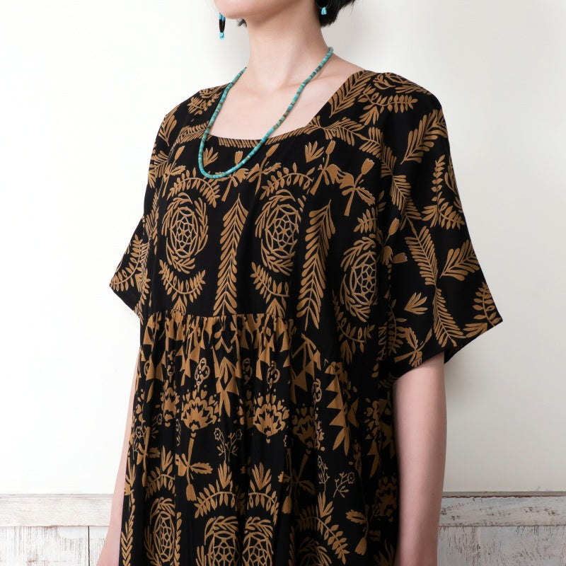 Rayon Volume Dress with Gathered Switch