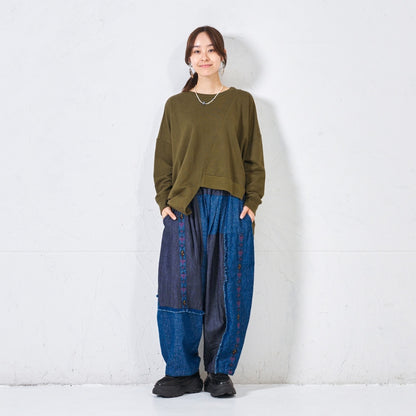 Sweatshirt Pullover with Asymmetrical Design