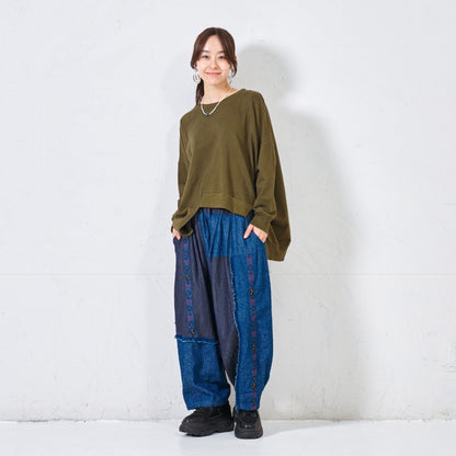 Sweatshirt Pullover with Asymmetrical Design
