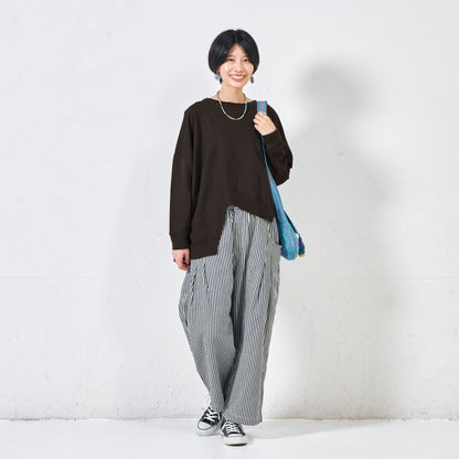 Sweatshirt Pullover with Asymmetrical Design