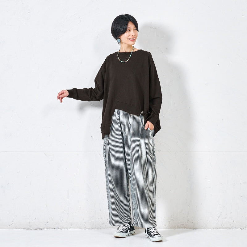 Sweatshirt Pullover with Asymmetrical Design