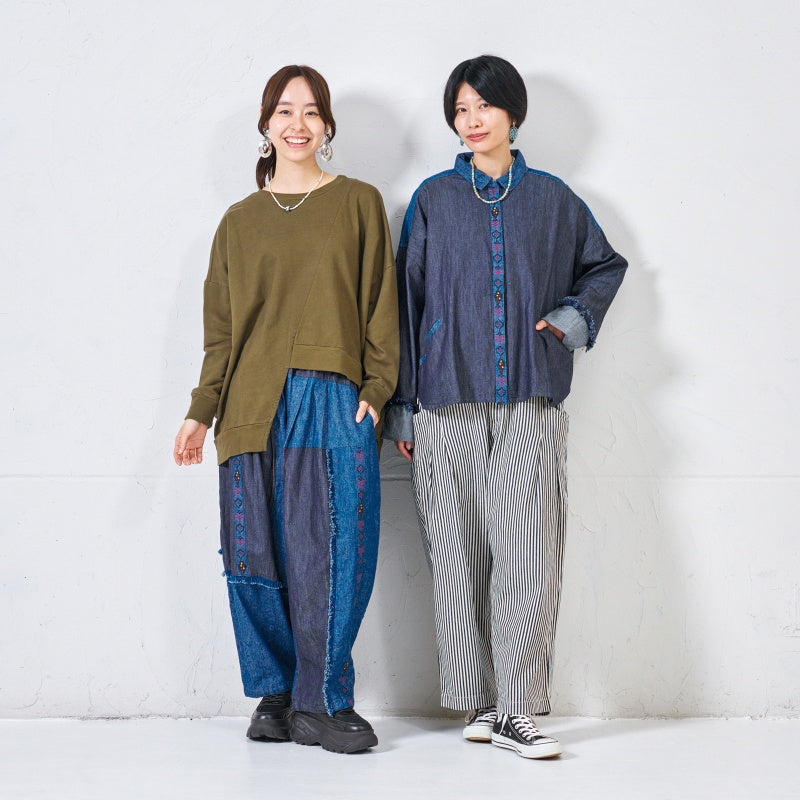 Sweatshirt Pullover with Asymmetrical Design