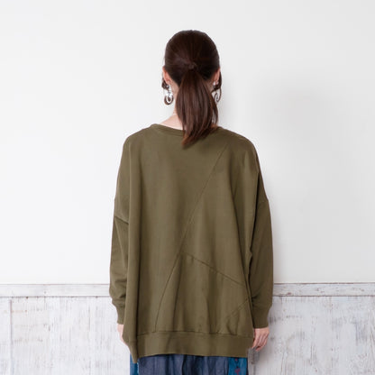 Sweatshirt Pullover with Asymmetrical Design