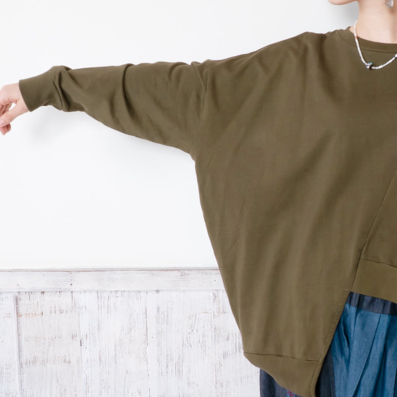 Sweatshirt Pullover with Asymmetrical Design