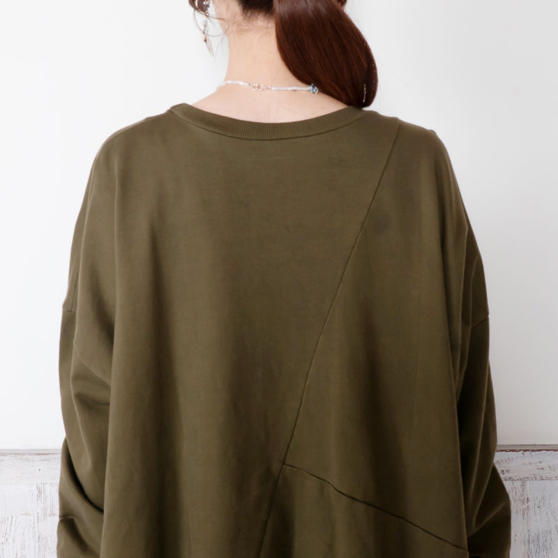 Sweatshirt Pullover with Asymmetrical Design