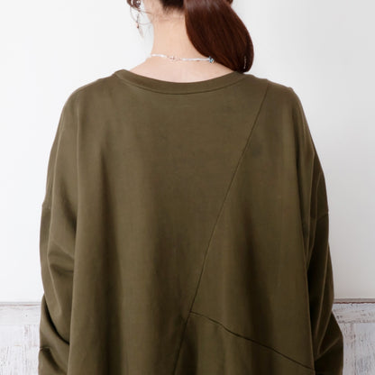 Sweatshirt Pullover with Asymmetrical Design