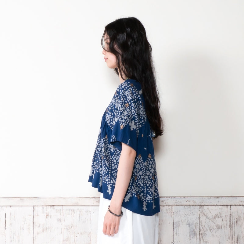 Rayon Rhombus Print Line Pullover