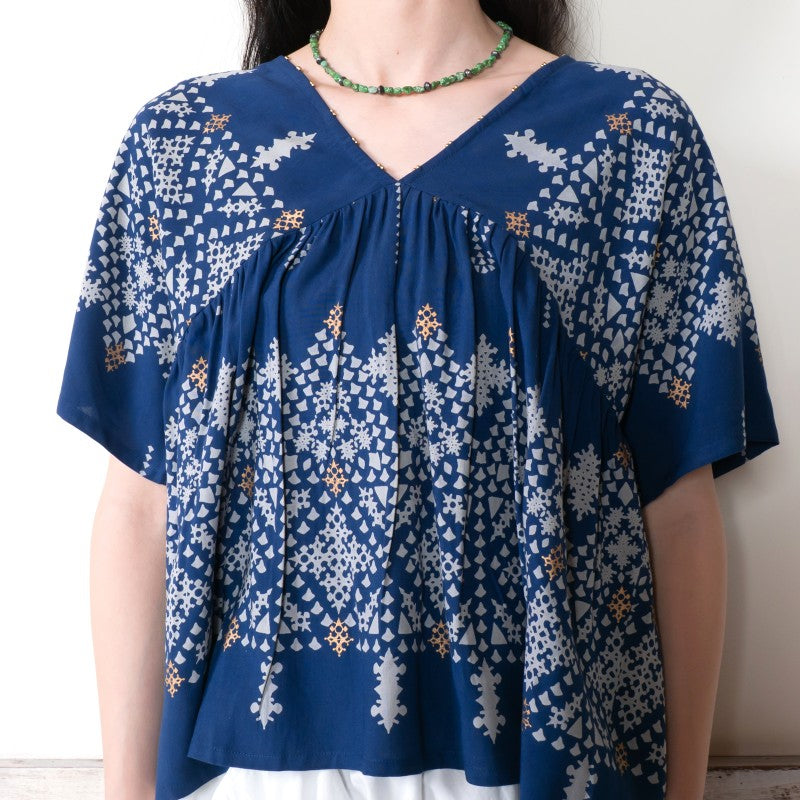 Rayon Rhombus Print Line Pullover