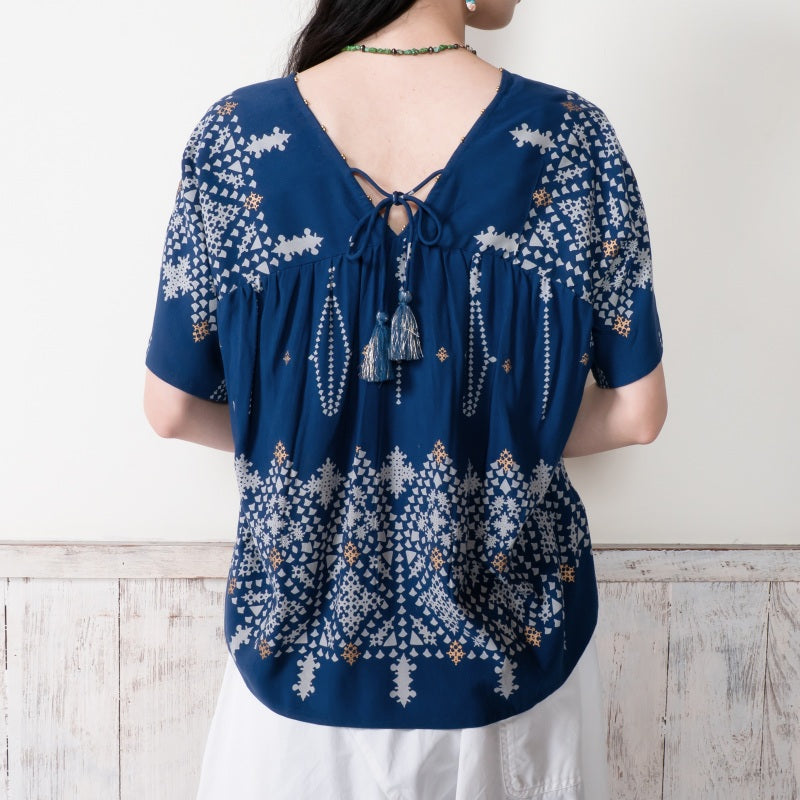 Rayon Rhombus Print Line Pullover