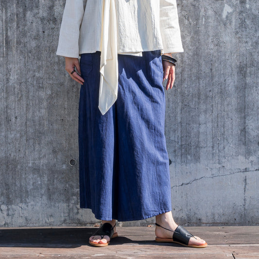 Pantalón de rayas de algodón estilo chal en color índigo