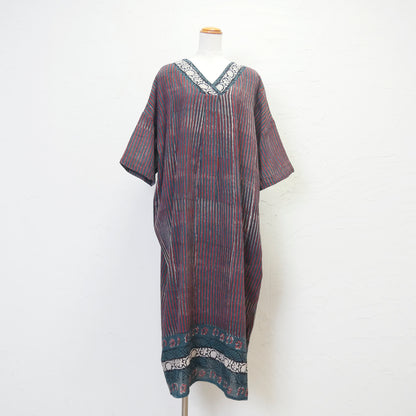 Baumwoll-Bagru-Kleid mit Streifenmuster