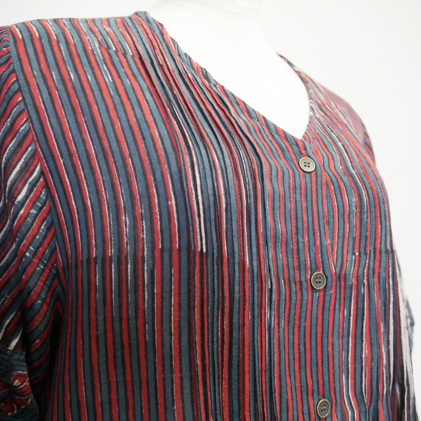 Vestido camisero de algodón Bagru con estampado de rayas y paneles botánicos